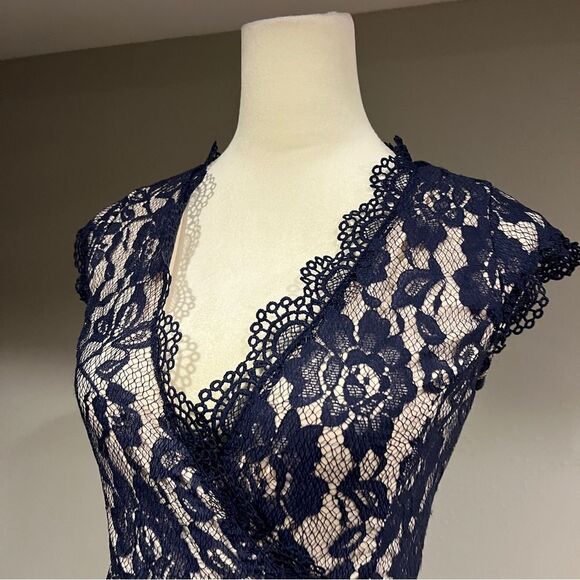 Sleeveless nude color short lace romper - Picture 2 of 15